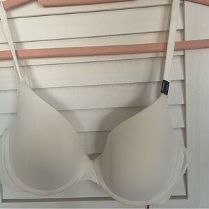 Victoria's Secret white Bra t shirt lightly lined Demi 34C